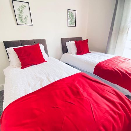 3 Bed Anfield House Close To Lfc Villa Liverpool Exterior photo
