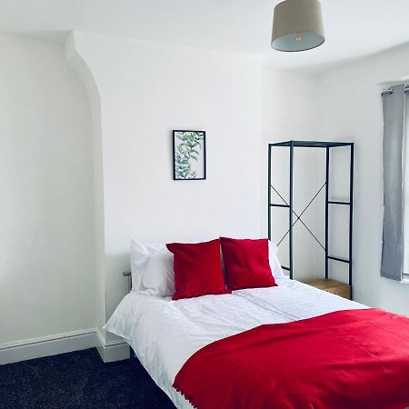 3 Bed Anfield House Close To Lfc Villa Liverpool Exterior photo