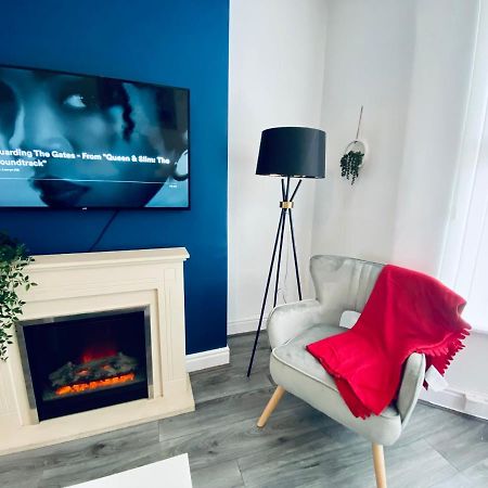 3 Bed Anfield House Close To Lfc Villa Liverpool Exterior photo